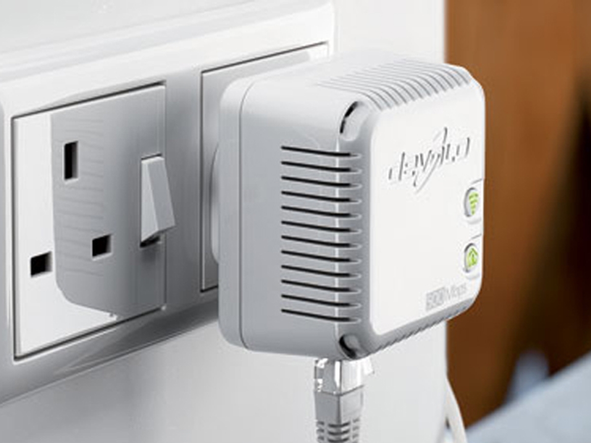powerline adapter in the wall